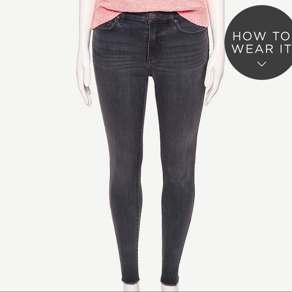 🆕 LOFT Curvy Gusset Hem Skinny Jeans